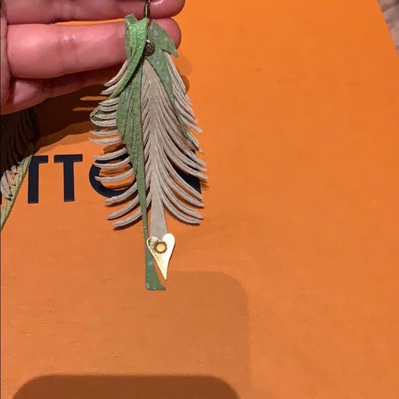 Boho chic native handmade leather earrings. - Picture 3 of 3